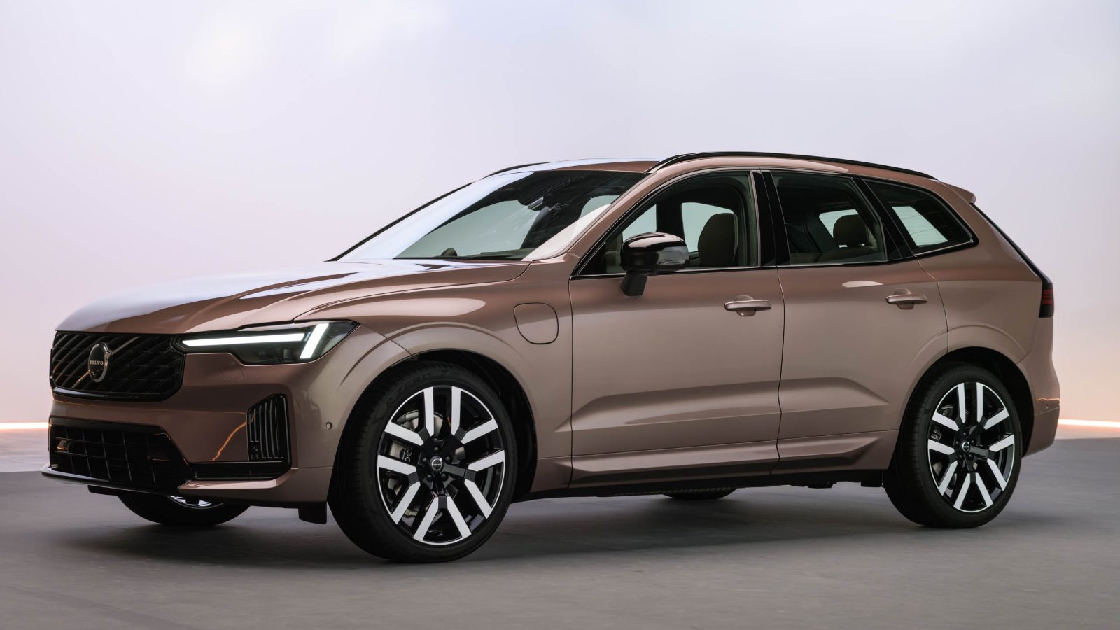 볼보 XC60 토르의 망치 주간주행등과 전면 그릴